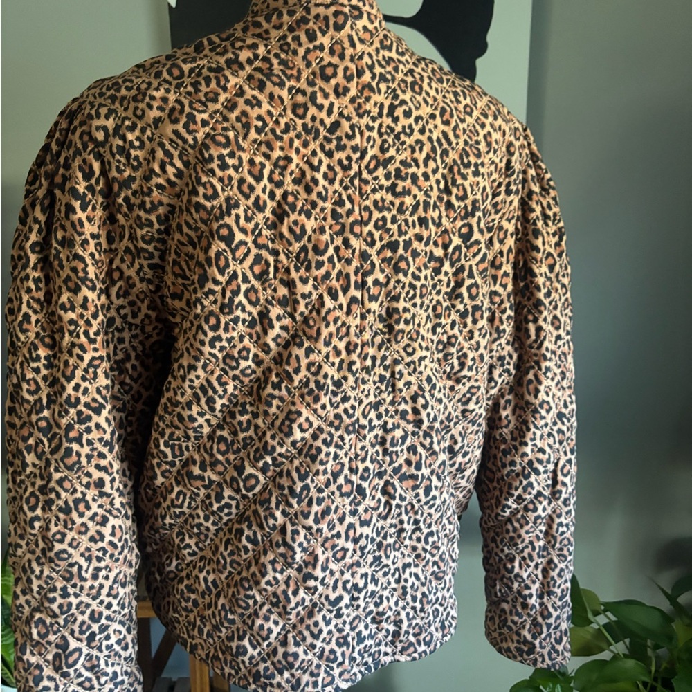 Leopard Quilted Print Women's Jacket - Picture 7 of 10